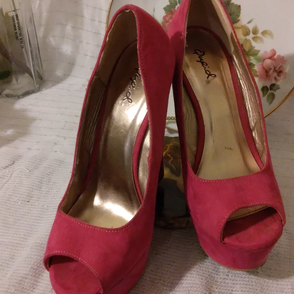 QUIPID..PINK OPEN-TOE PLATFORM WEDGED HEEL SHOE..SZ.8..